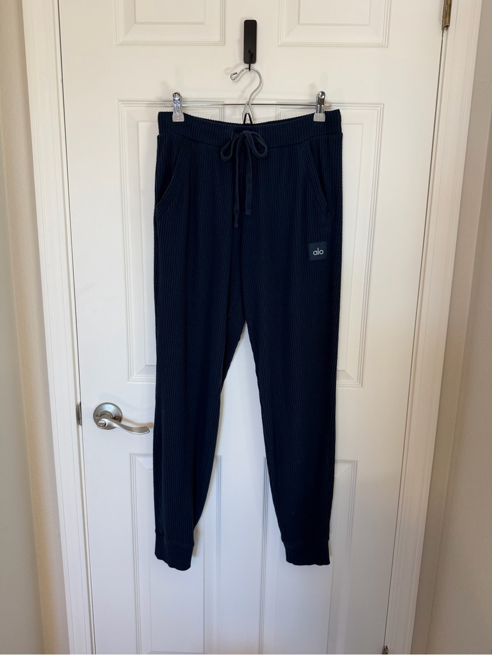 Alo Muse Sweatpant, M - Picture 2 of 7
